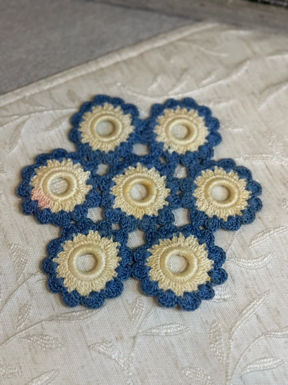 Vtg Lot 10 Crochet Pot Holders & Floral Guest‎ Towels Grape Cluster Mid Century